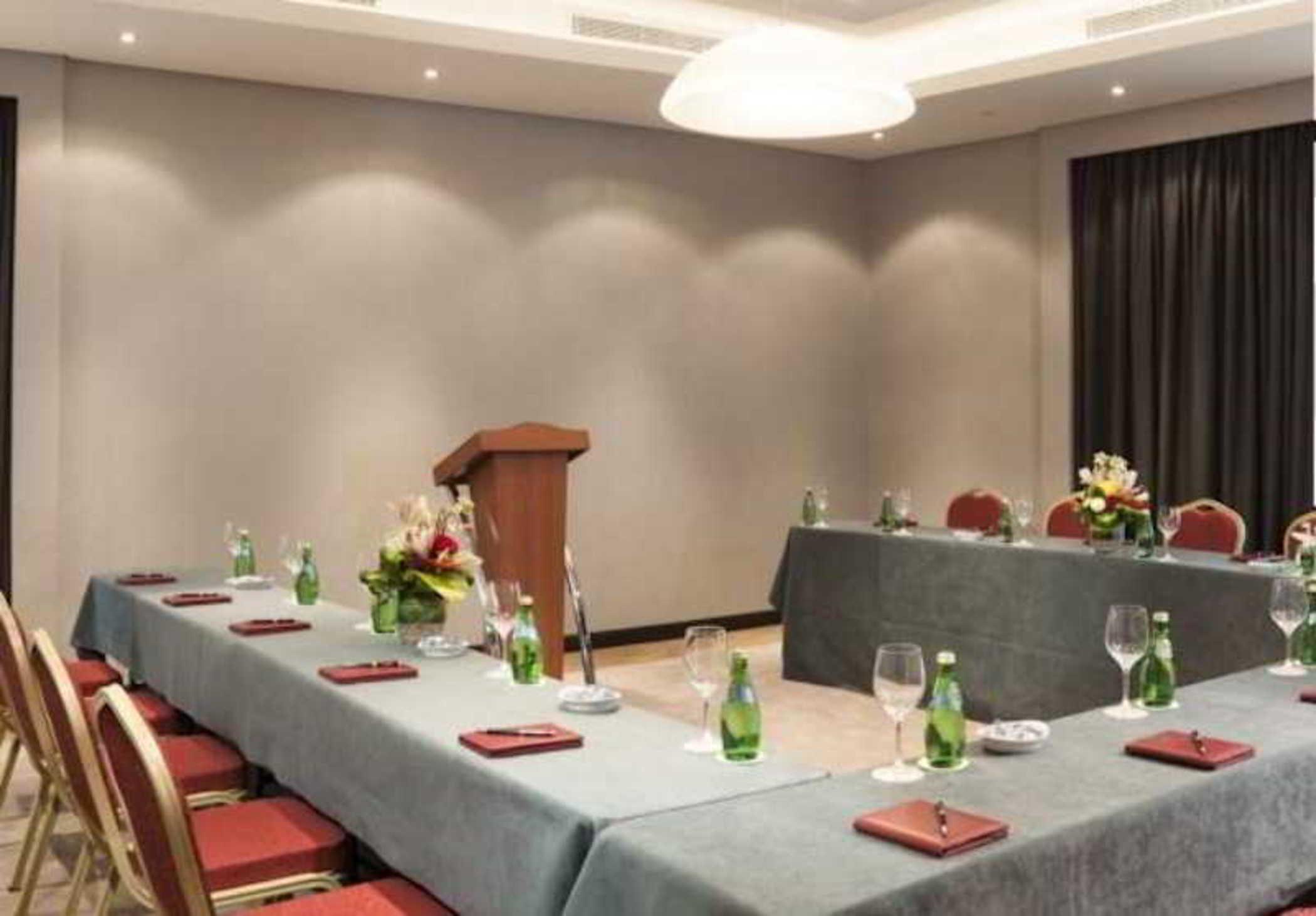 Carlton Downtown Hotel Dubai Dış mekan fotoğraf